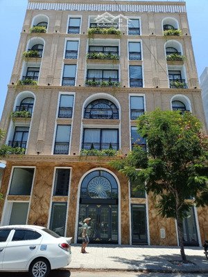 bán tòa căn hộ 7 tầng mặt tiền đường hồ nghinh sát võ văn kiệt. dòng tiền 230 triệu/tháng