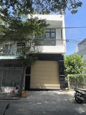 bán nhà 2 tầng 52 m2 đẹp, đường nhựa 10m giá 5.5 tỷ nam nha trang