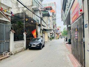 siêu hiếm! chỉ nhỉnh 7 tỷ có nhà phố kim giang-35m2x7t-thang máy-ô tô đỗ tận cổng.