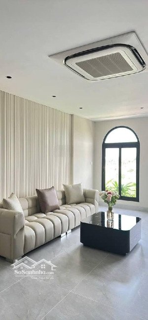 vip nhà đẹp hồng tiến, ngõ thông bồ đề, nhà mới 5 tầng thang máy, 55m2, full nội thất, gía 12,5 tỷ