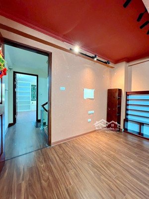 ngõ ô tô - sát mặt phố - mặt tiền rộng - sổ đỏ vuông phân lô. lê trọng tấn, thanh xuân.