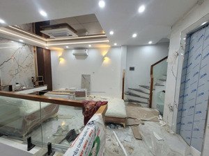 ngõ ô tô 2 mặt thoáng kinh doanh sầm uất tiện ích không thiếu!