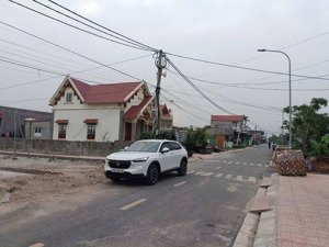 siêu phẩm lô góc trục đg nhựa thôn cao áp vỉa hè mới làm xong cách đườngven biển ,đg 354 vài trăm m