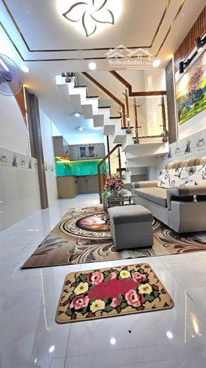 bán nhà kênh nước đen -chỉ hơn 2tỷ-21m2-3x7-2tầng-hẻm 3m sạch sẻ-full nội thất