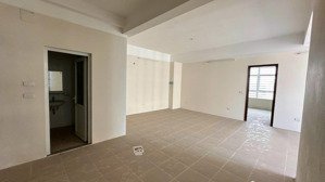 chính chủ bán chung cư c18 xuân la 101m2, 3pn, 2wc lô góc gia 7,7 tỷ. 