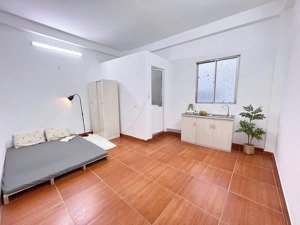 phòng cho thuê giá rẻ ngay hoàng sa q3 gần đại học kinh tế tphcm nội thất cơ bản 28m2