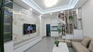 hồ tùng mậu-cầu giấy, dt35m2, 5 tầng, 4pn, g.iá chỉ 7.5 tỷ. call e thủy đi xem nhà