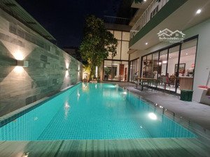 cho thuê biệt thự eurovillage 1 full toàn bộ nội thất, có bể bơi, sân vườn.