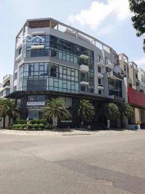 bán tòa nhà mặt tiền trần hưng đạo - dt: 12 x 36m - cn: 450m2 - hầm + 4 tầng - giá bán: 250 tỷ tl