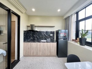 chính chủ cho thuê căn hộ 1 phòng ngủ thiết kế hiện đại gần cầu sài gòn, full nội thất