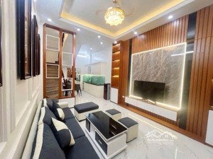 nhà mặt ngõ phân lô kinh doanh 3m ra phố 44m , 6t, 8 ngủ , 15 tỷ