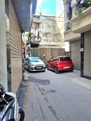 trương định , 39m² 5 tầng , ô tô đỗ cửa ,kinh doanh giá 8,4 tỷ