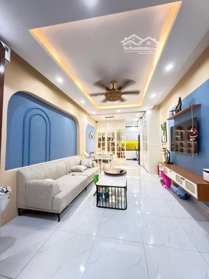 phú diễn 36m x 5 tầng, ngõ thông thoáng, giá hơn 6 tỷ