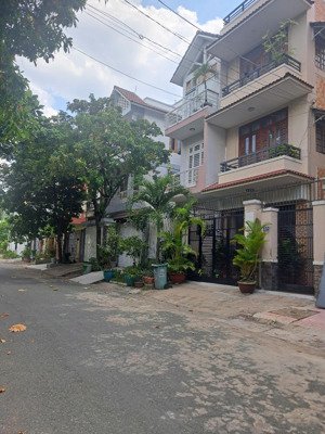 bán lô đất biệt thự khu bên sông hiệp bình chánh 105m2 ngang 6m đường 15m chỉ 11,6 tỷ