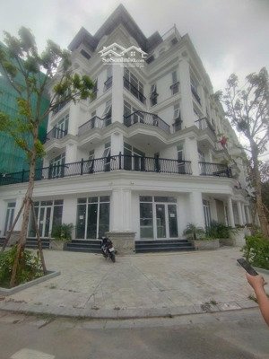cho thuê nhà louis city đại mỗ, căn góc vị trí đẹp. dt 140m2, mt 12m, 6 tầng, thang máy. giá 75tr