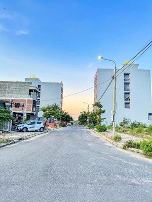 chính chủ chào bán đất hoà quý đường thâm tâm đối diện công viên, sát biệt thự chỉ 4tyxx