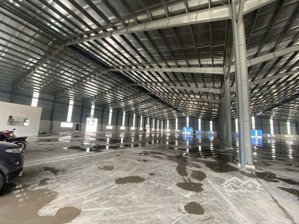 cho thuê kho xưởng tổng 7600m2. pháp lý hoàn chỉnh, bàn giao ngay. trong khu công nghiệp bình phước