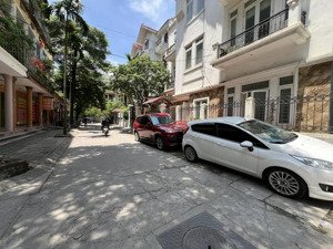 bán nhà khu p/lô ngoại giao phố nam đồng dt 120m x 5t, mt 7m, đống đa, 2 ô tô tránh, kinh doanh