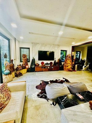 biệt thự kđt thành phố giao lưu phạm văn đồng - 209m2-gần hồ-mặt đường ô tô tải tránh - sổ vuông