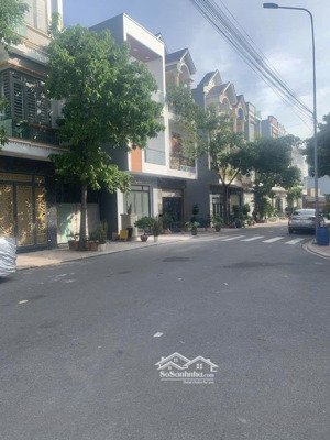 mặt tiền trung tâm phước bình cạnh the global city giá yêu thương chỉ nhỉnh 8tỷ