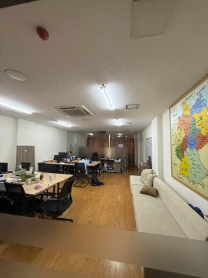 toà văn phòng vip mặt phố hoàng ngân 9 tầng 2 mặt thoáng dòng tiền ổn định