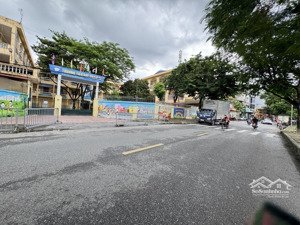 ko có căn thứ 2 phố kim giang nhà đẹp ở ngay 1 nhà ra ô tô tránh tiện ích đầy đủ gần chợ trường