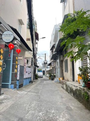 kẹt vốn kinh doanh cần bán gấp nhà cấp 4 hẻm xe hơi 60 lâm văn bền, quận 7