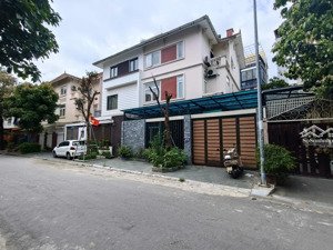 cho thuê làng việt kiều châu âu, mỗ lao, dt 130m, 3 tầng, đầy đủ điều hoà. giá 33 triệu