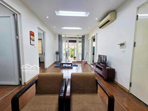 gấp! bán căn hộ chung cư mặt phố võ chí công - lô góc hai mặt thoáng - sổ đỏ chuẩn - giá cực tốt