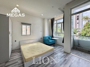 cho thuê phòng ban công giá tốt - 40m2 - ngay mặt tiền quận 1
