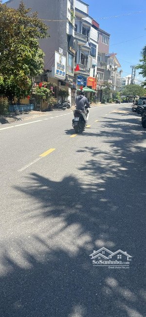 bán 50m2 đất tại thị trấn phùng, ngay cạnh chợ trung tâm, trục làng, tài chính khuôn tiền