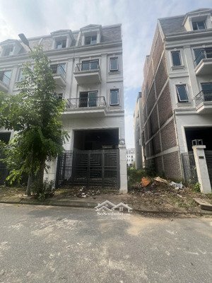 bán liền kề happy land đông anh, diện tích 80m, gần vườn hoa trung tâm, đường rộng 20m