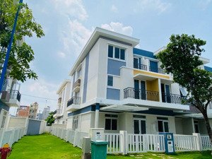 bán nhà phố rosita 5x23m - 7.5tỉ, 5x23m - 8,5tỉ, 6x22m 7.7 tỉ, nhà thô, có sổ hồng, hỗ trợ nh 70%