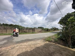 cần bán gấp đất nhà vườn đẹp giá tốt chính chủ kẹt tiền gần ngã ba cầu bạch đằng