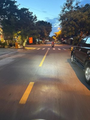 em chính chủ bán nhanh lô 2 mặt tiền khuê mỹ đông. cách võ nguyên giáp 300m