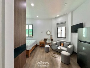 cho thuê căn hộ nội thất cao cấp hiện đại cửa sổ trời thoáng, nhà mới ngay thảo cầm viên cầu ba son