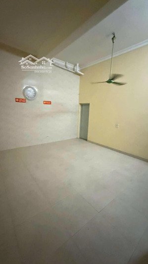 chdv thái hà đống đa nhà 5 tầng 70m thang bộ cửa chống cháy
tầng: 1 để xe + 1pkk