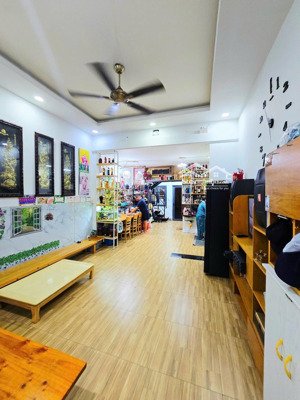 nhà phố 66m2, 2 tầng, đường ô tô, tặng full nội thất, gần vinhomes, vành đai 3, long bình, q9