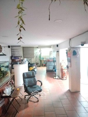 bán nhà riêng kinh doanh thuỵ khuê,64 tỷ, 165m2, đẹp,nhiều tiện ích, chủ thiện chí giao dịch nhanh