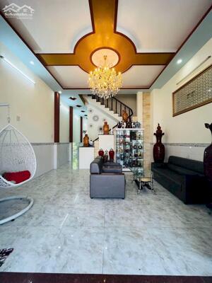 CHO THUÊ NHÀ 2 LẦU MỚI ĐẸP NỘI THẤT KDC VĂN HÓA TÂY ĐÔ CẠNH NAM LONG