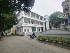 cho thuê kho cầu diễn - bắc từ liêm. dt 1000m2, 3 tầng, 20 phòng, sân 400m2, giá 120 tr (bao vat)
