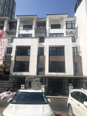 cho thuê nhà hoàng thành, nguyễn văn lộc, mỗ lao, hđ. dt 120m2, mt 7m, 5 tầng thông sàn thang máy