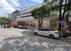 cần bán nhà mỹ đình 37m2, 3 tầng, chỉ 3 tỷ 3, đối diện trường c1, c2, c3, khu chợ sầm uất