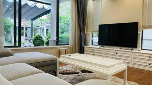 giá tốt/ cho thuê biệt thự phố vườn nine south, full nội thất cao cấp, chỉ 32tr/tháng.