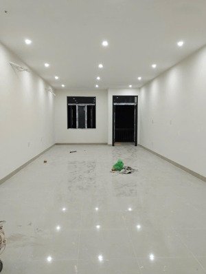 cho thuê nhà 4 tầng thang máy mt phường phước mỹ gần hồ nghinh giá thuê: 35triệu/ tháng