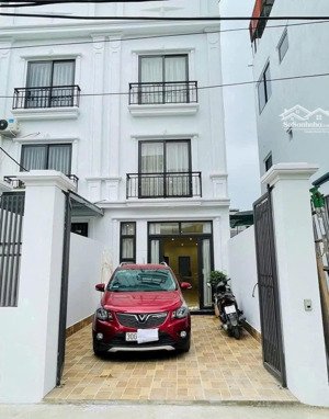 nhà 4t x 67m2, có 4pn, gần chợ, trường c1, c2 xã phụng châu, 500m trường đại học tdtt giá 3,53 tỷ