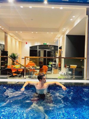 chính chủ cần bán căn 7 ngủ đã và đang vận hành có bể bơi ,nằm ngay trục đường đôi giá 11,5 tỷ