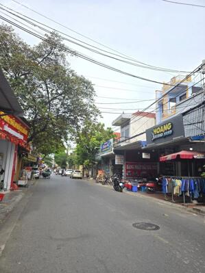Bán nhà mặt đường Chợ Hàng, Lê Chân, Hải Phòng. DT: 150m2. Giá: 15 tỷ