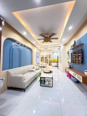 bán nhà phú diễn 35m x 5 tầng nhà đẹp, full nội thất, giá mềm nhất khu vực, sổ đỏ vuông