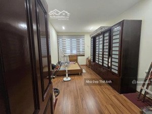 nhà phân lô 134m2 bát khối, 4 tầng mới thang máy vỉa hè gần hồ, giá chỉ 33 tỷ, sổ đỏ